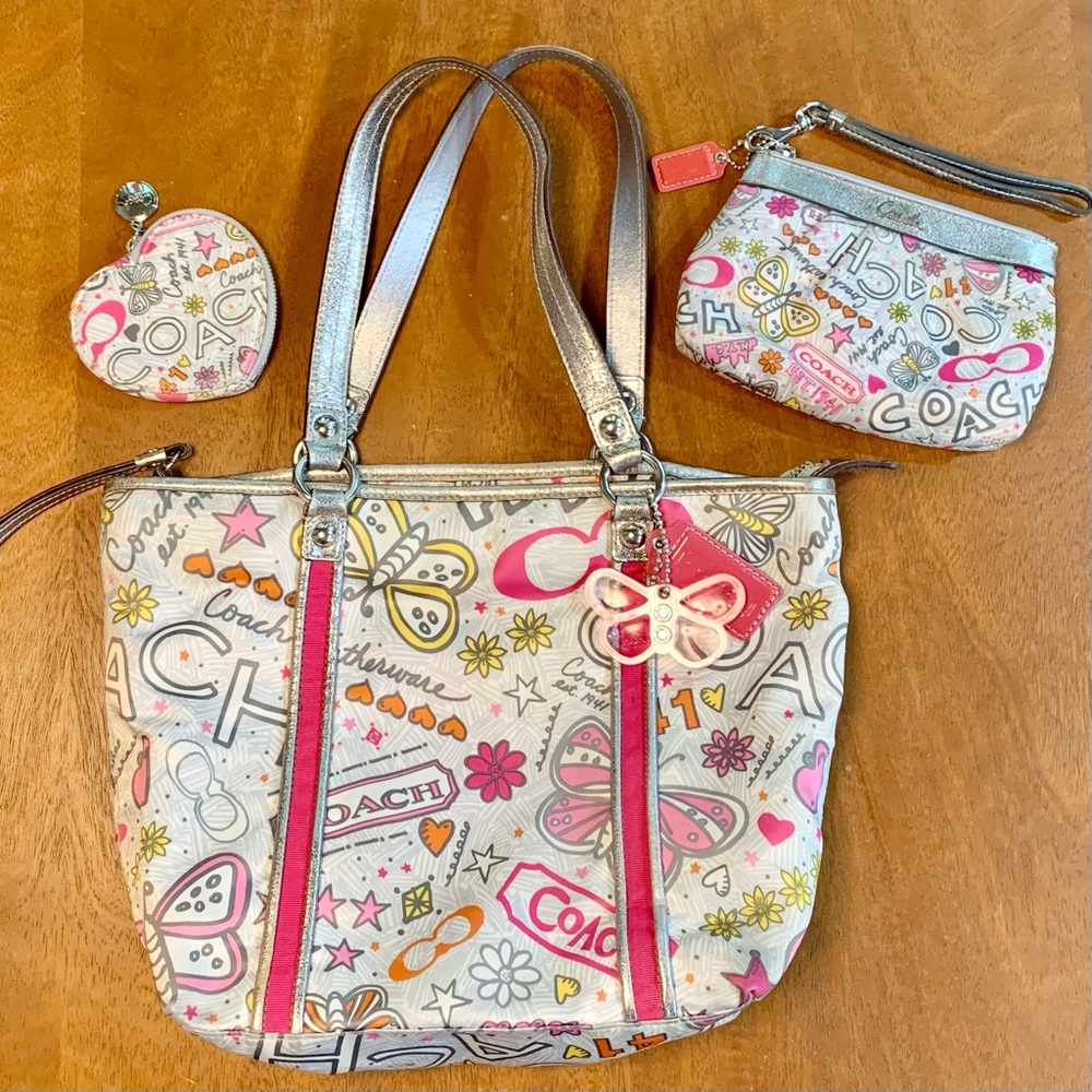 COACH Poppy Daisy Bandana Butterfly Graffiti Tote + Heart coin purse + Wristlet - Picture 14 of 14